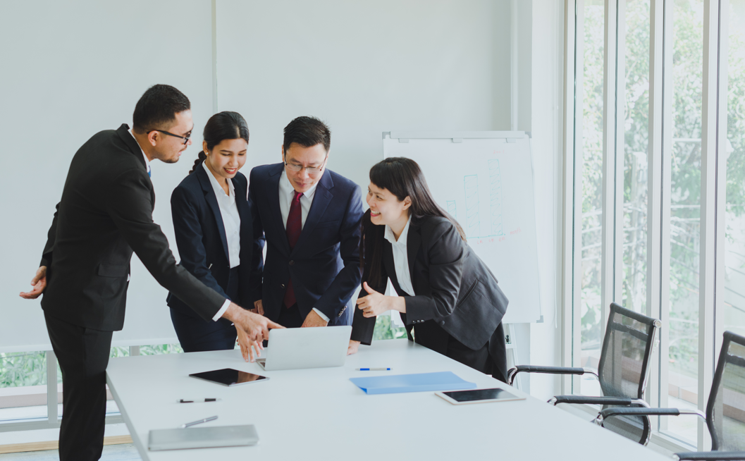 team-meeting-with-orix